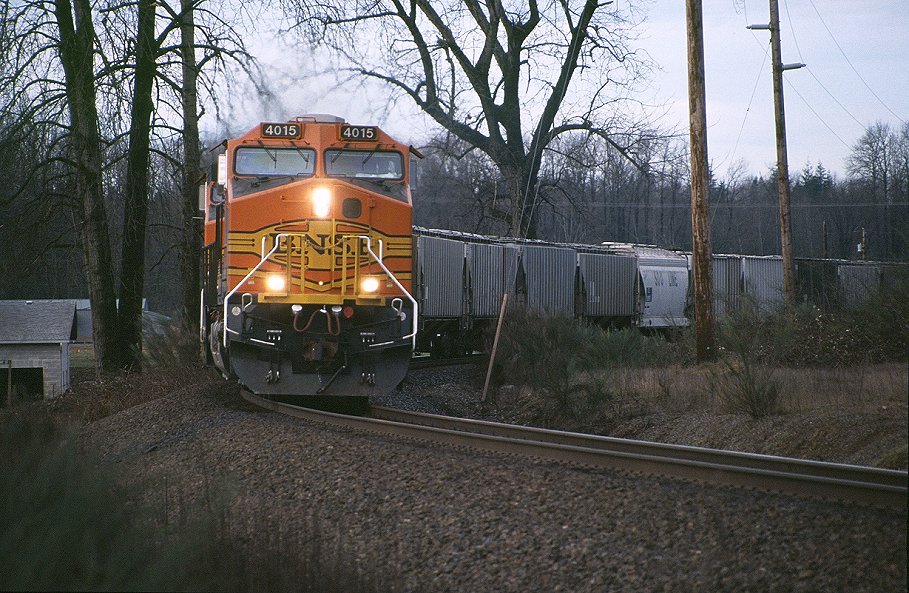 BNSF 4015 near Sultan, Wa