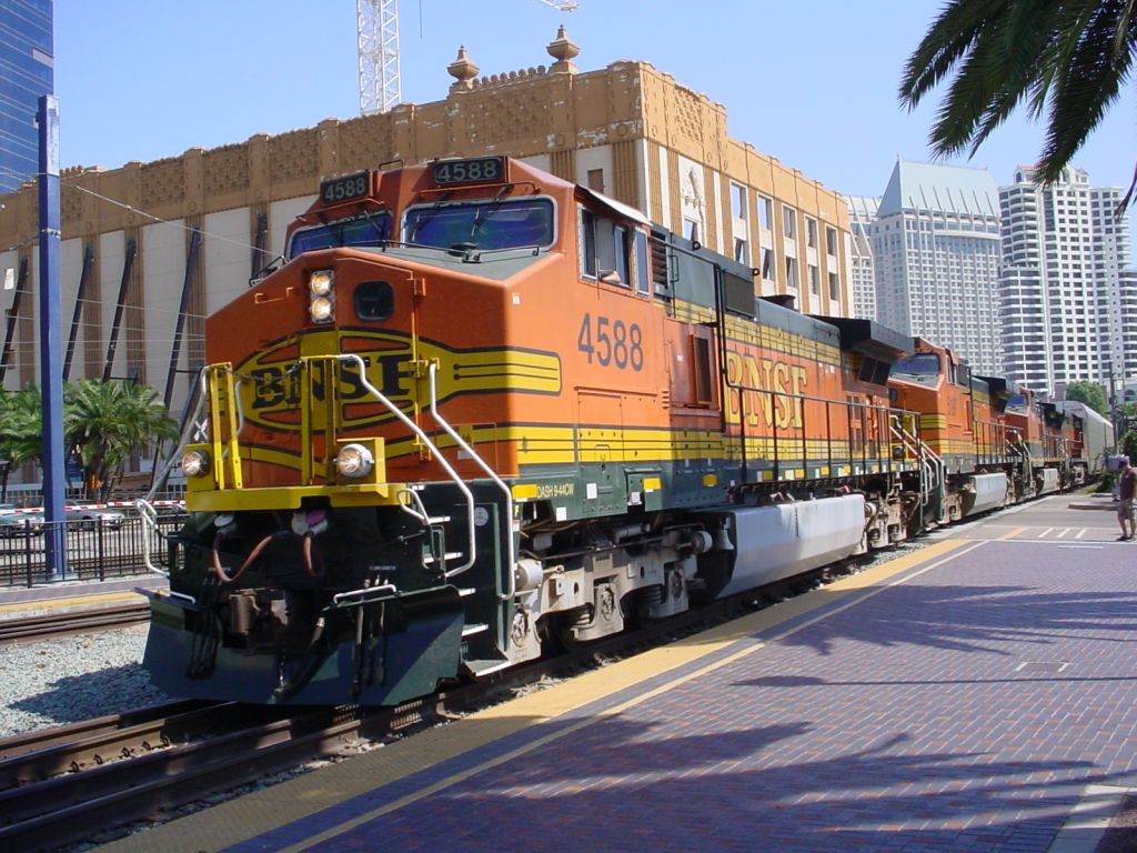 BNSF 4588