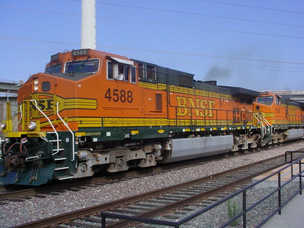 BNSF 4588
