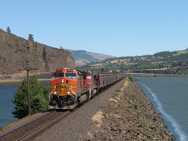 BNSF 4682