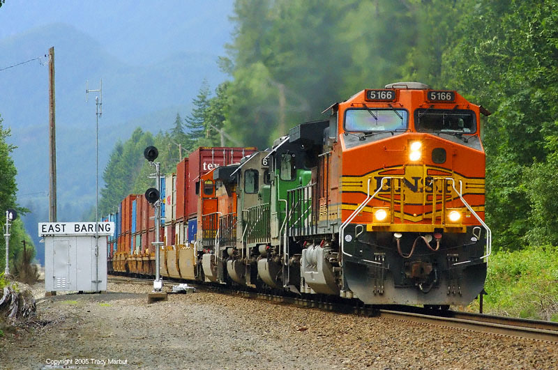 BNSF 5166 Eastbound