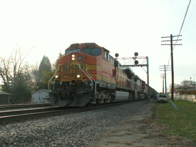 BNSF 5303 on a Stacker