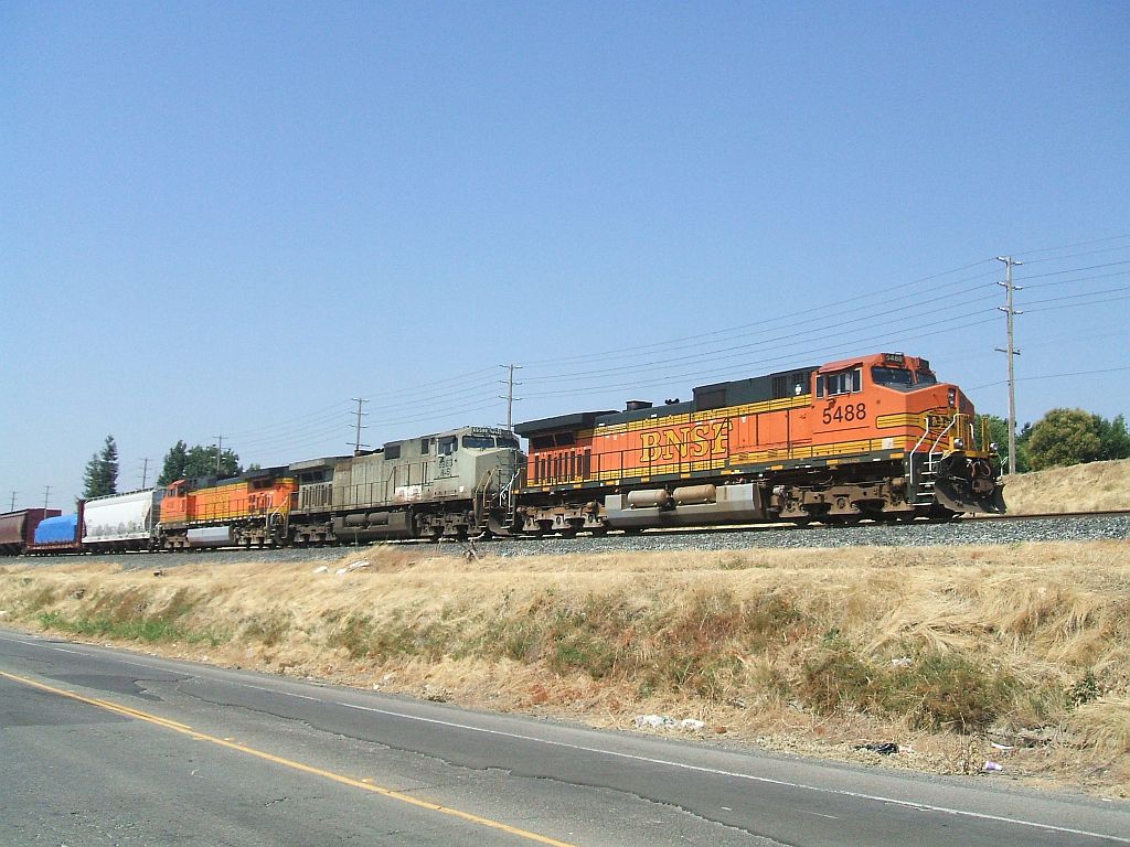 BNSF 5488