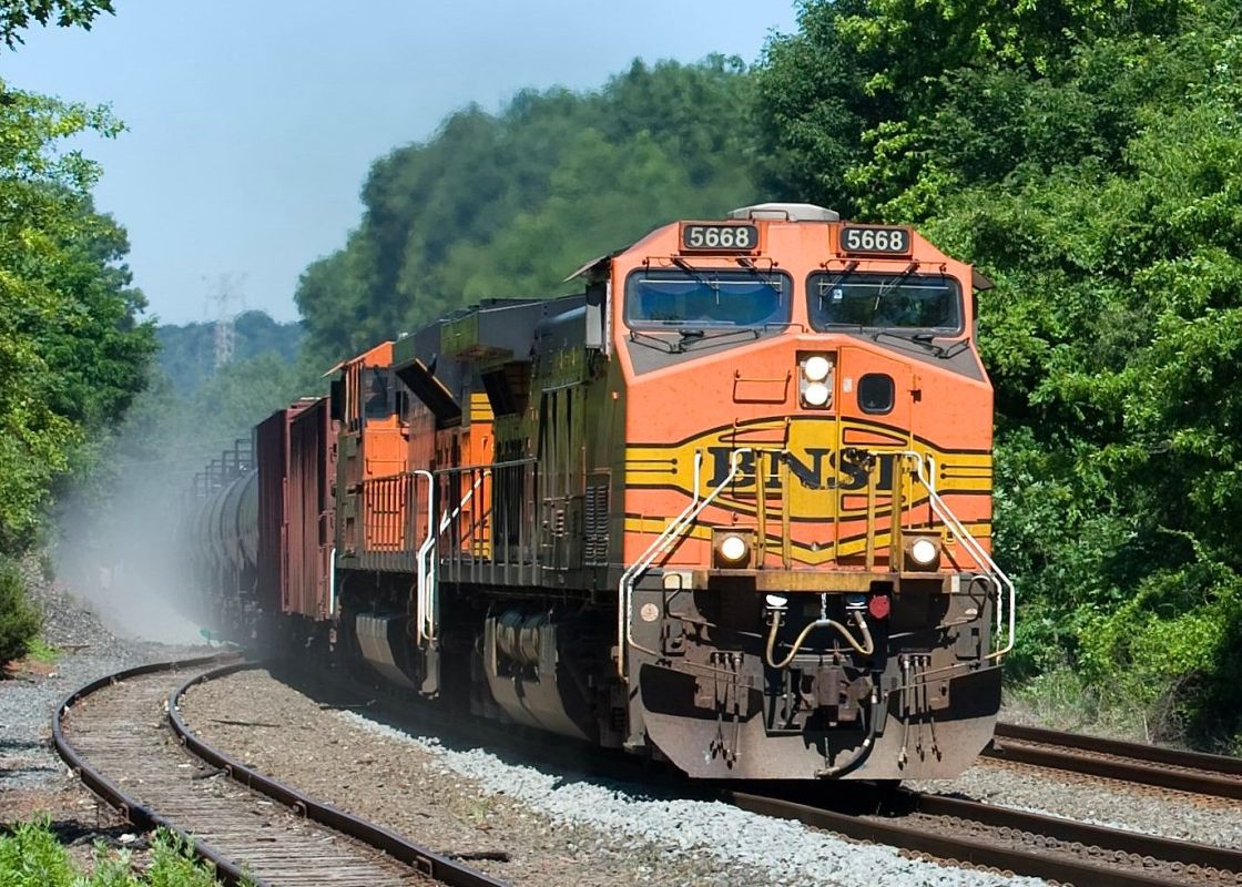 BNSF 5668