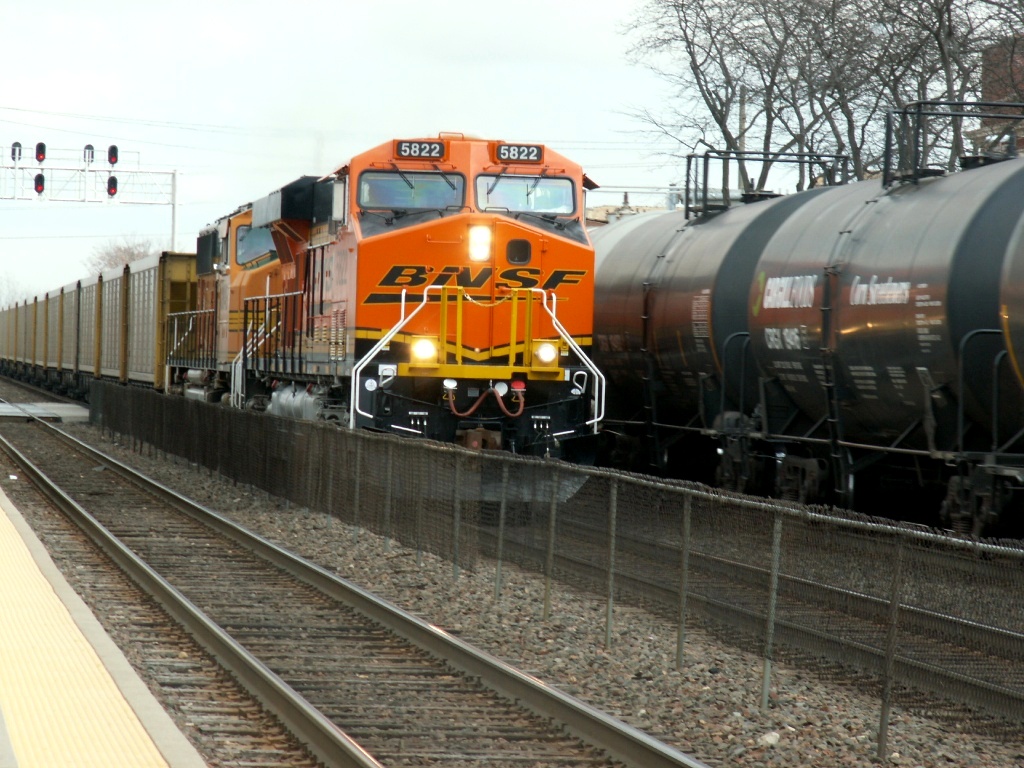 BNSF 5822