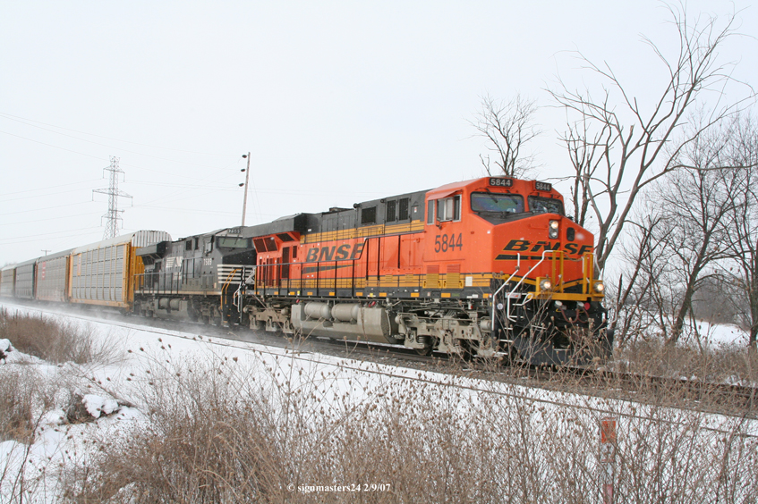 BNSF # 5844 Heads East out of Marcelus, MI