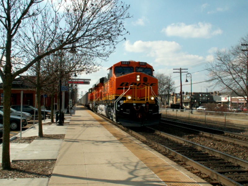 BNSF 5881