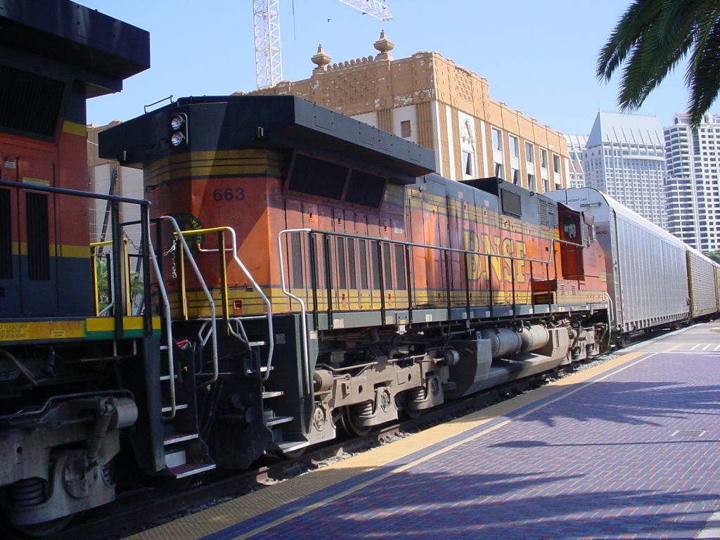 BNSF 663