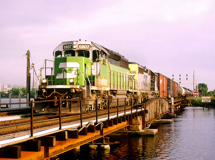 BNSF 6807