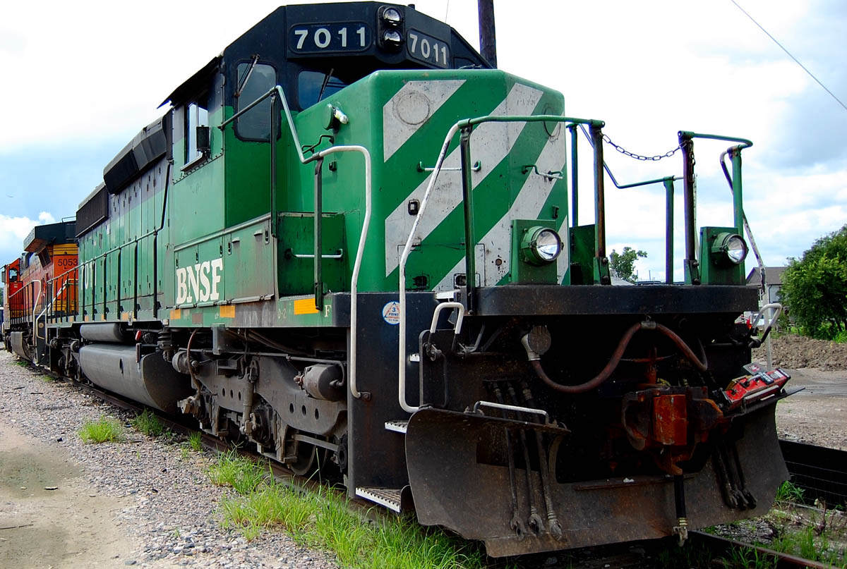 BNSF 7011 and 5053