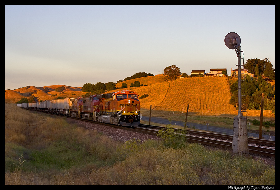 BNSF 7405 at Collier, California