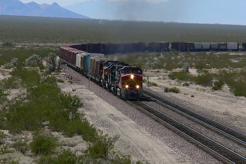 BNSF 772 Working