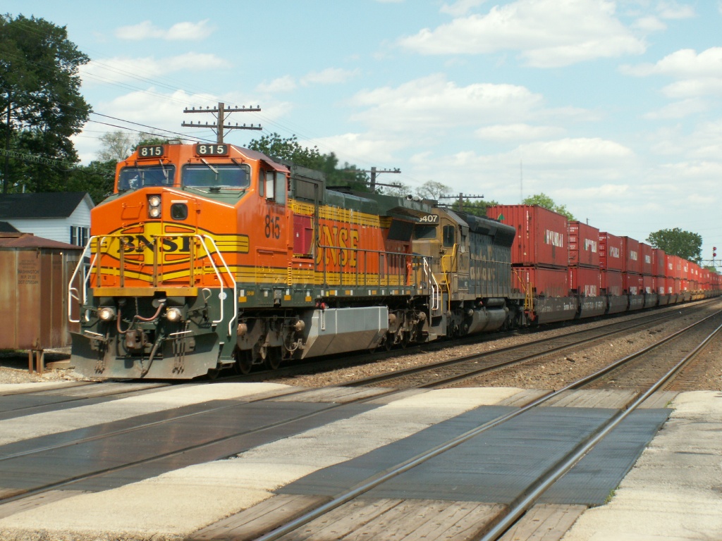 BNSF 815 with the Hyundai Stacks