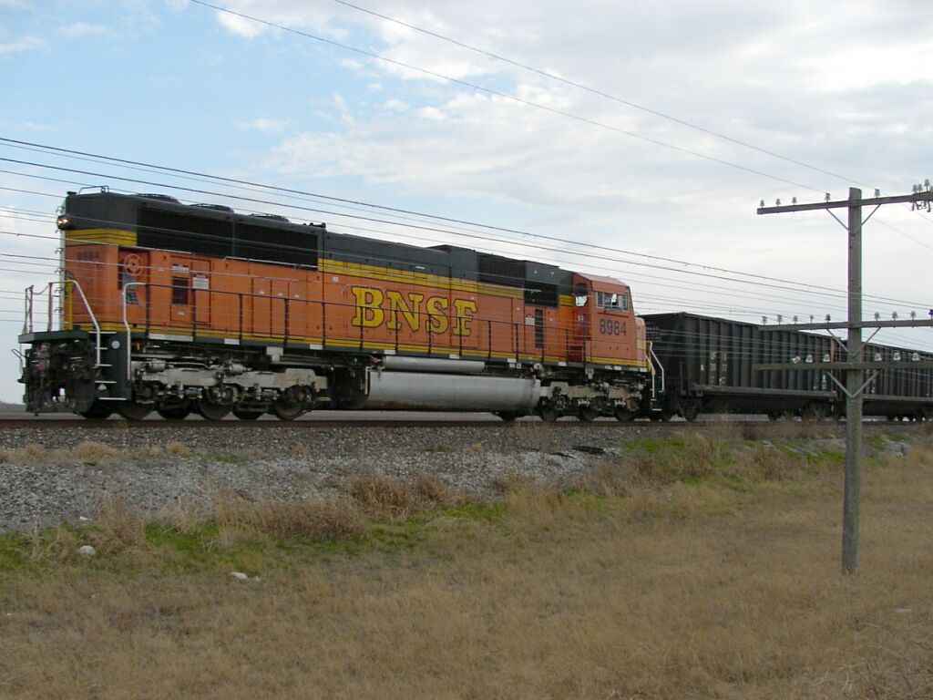 BNSF 8984 SD70MAC