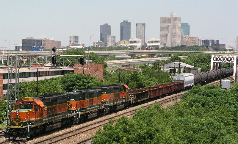 BNSF A-B-A yard transfer team