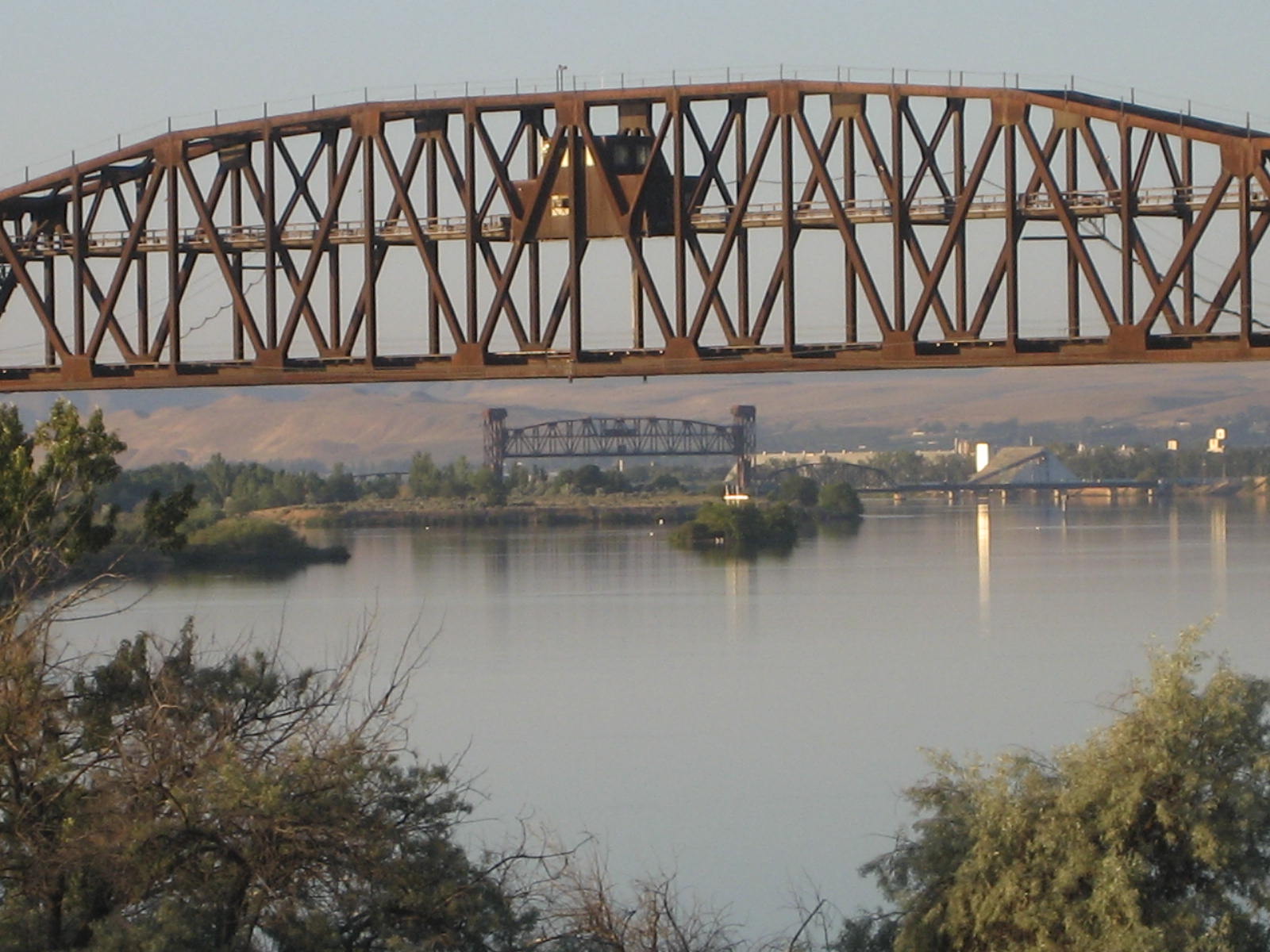 BNSF Ainsworth Jct (WA) draw bridge