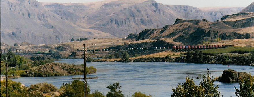 BNSF along the Columbia