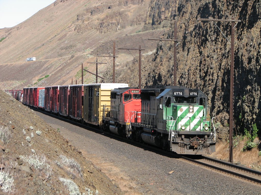 BNSF mixed freight