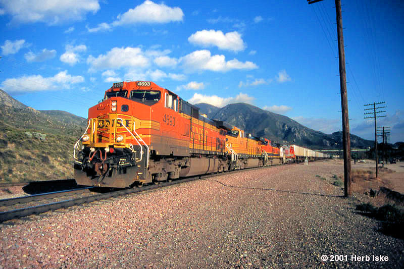 BNSF Powers through Cajon Station