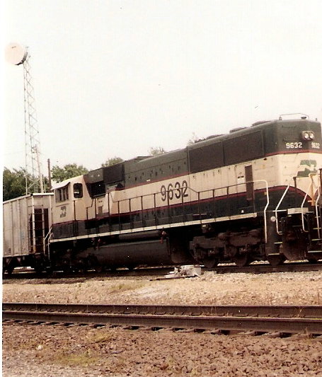 BNSF TRAINS AT MEMPHIS, TN