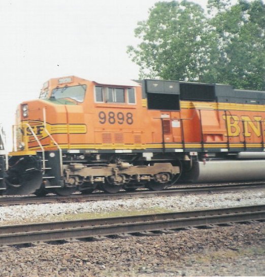 BNSF TRAINS AT MEMPHIS, TN