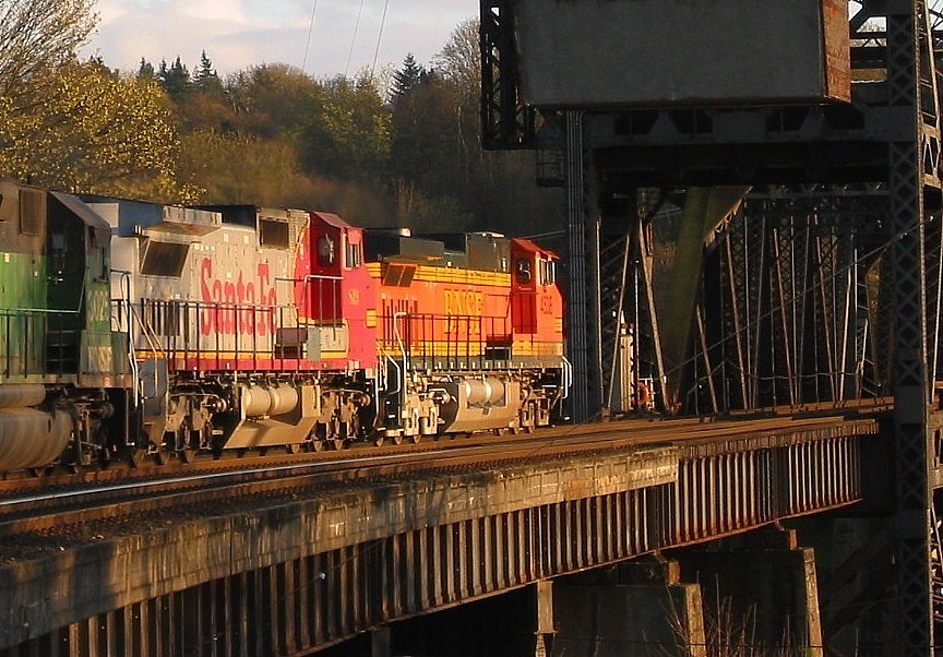 BNSF Z on Bridge 4