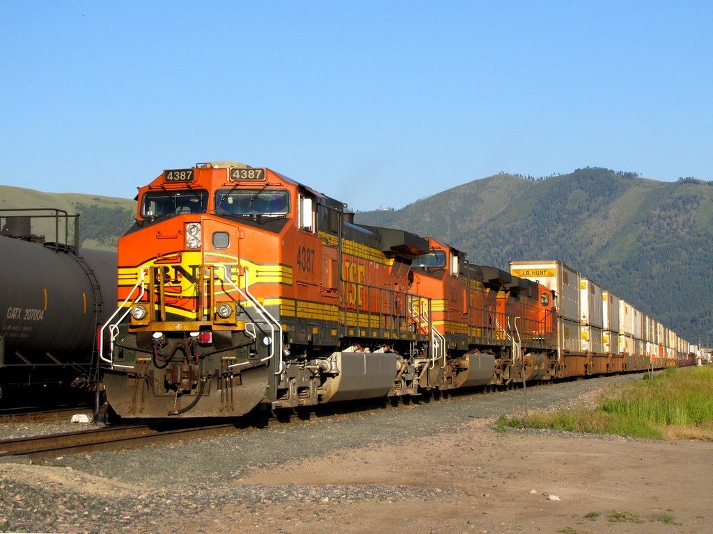 BNSF Z train at Missoula, MT