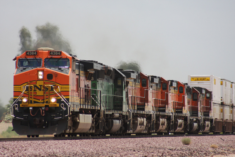 BNSF4384 Pig Train