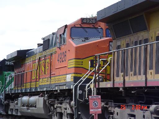 BNSF4926 behind UP6865