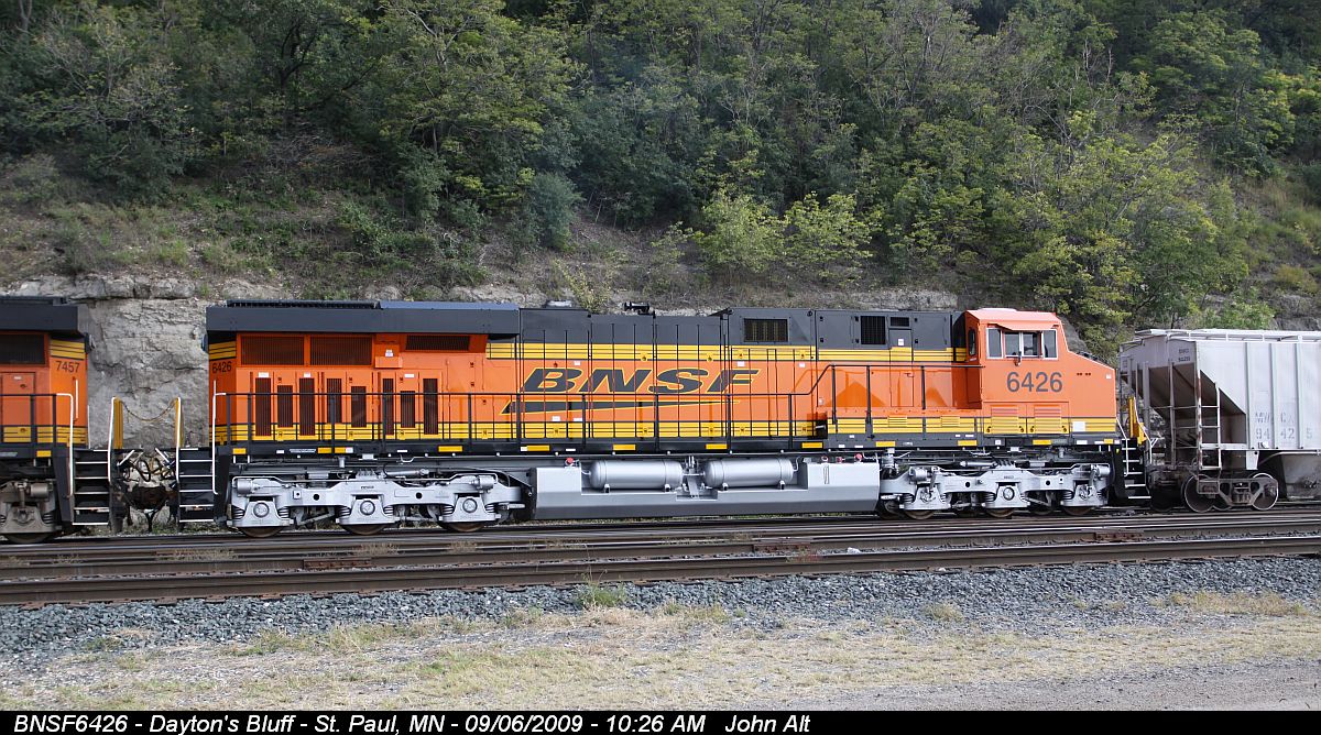 BNSF6426 Dayton's Bluff, MN