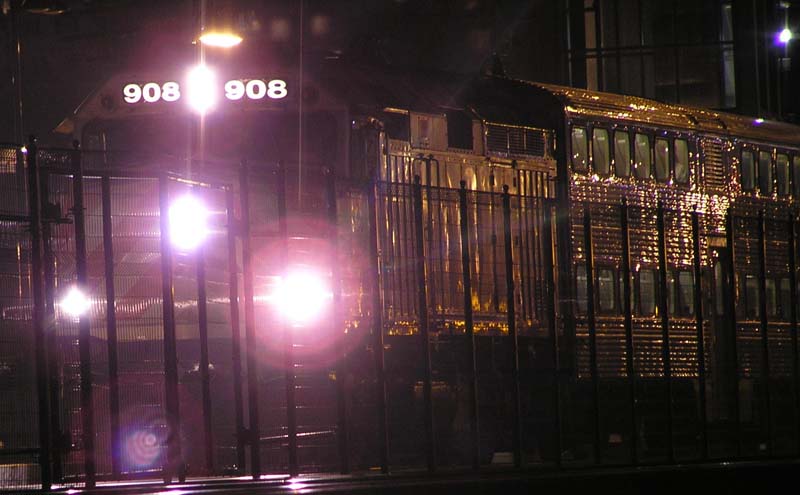 CalTrain #908 arriving at the Bayshore Station