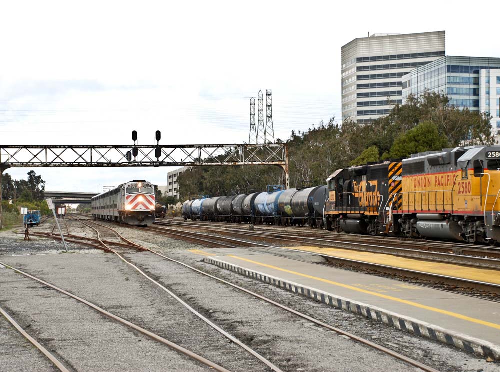 CalTrain #908 Entering the UP Yard in South City
