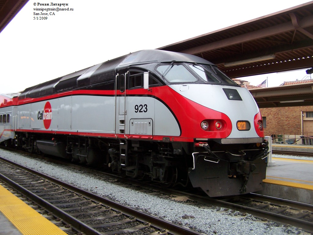 CalTrain 923 MP36PH-3C