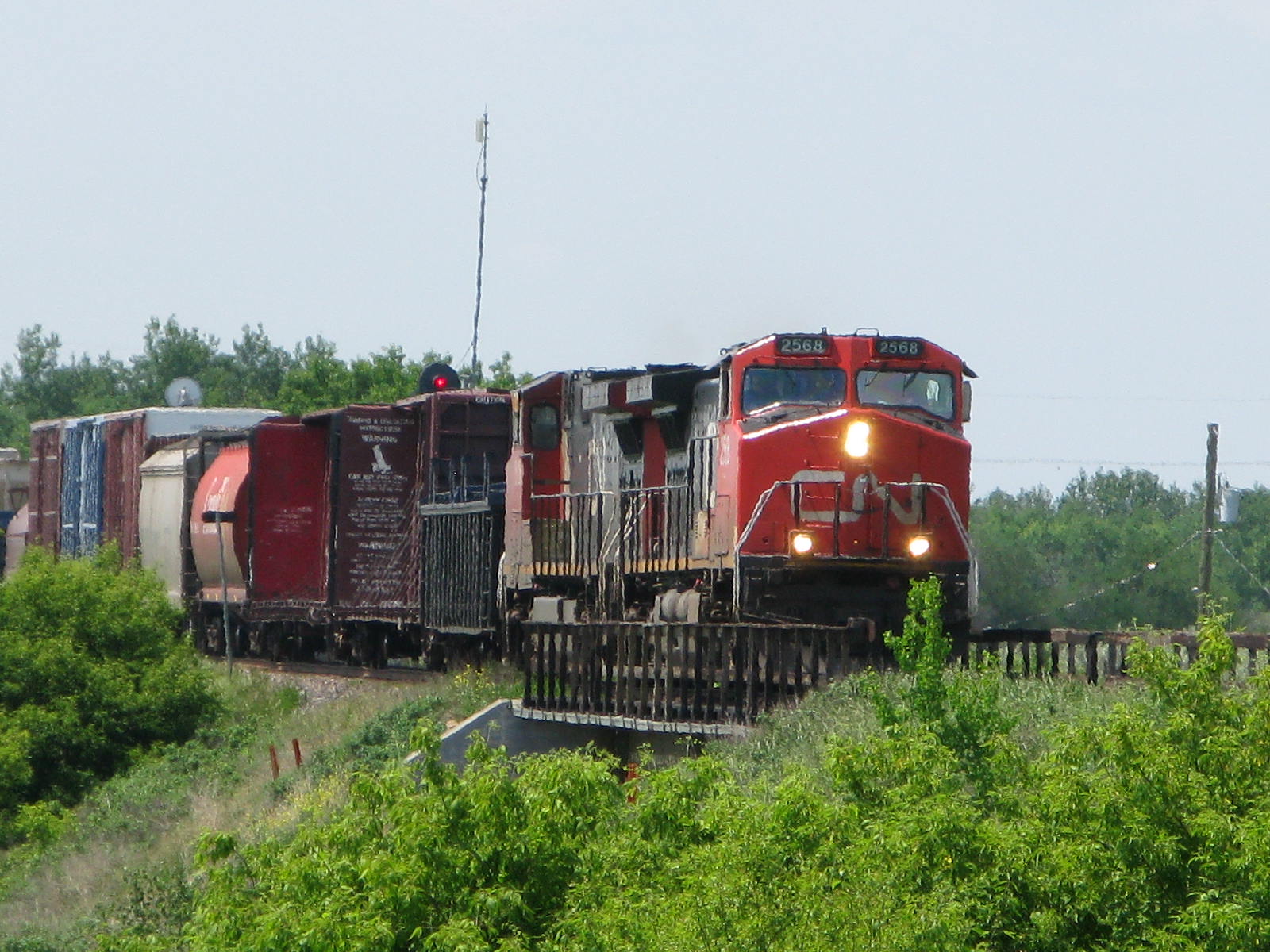 CN 2568 Eastbound