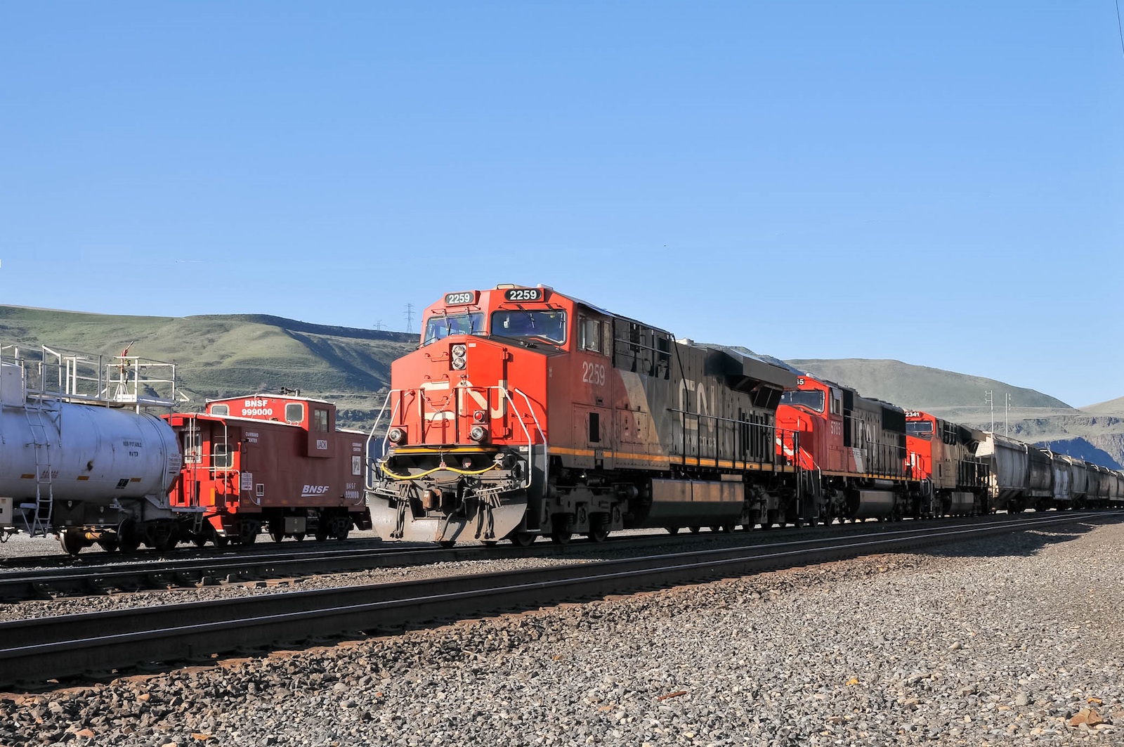 CN Motors at Wishram.jpg