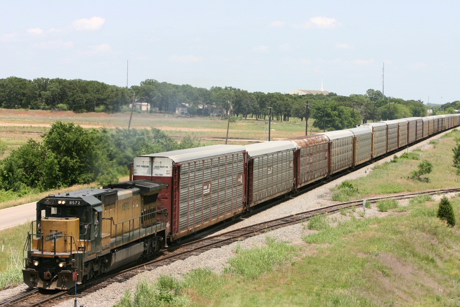 CNW 8572 - Denton TX 06-05-05 b