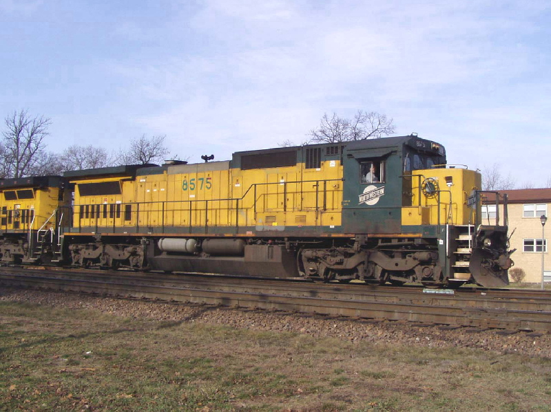 CNW 8575 and 8701 at Elmhurst