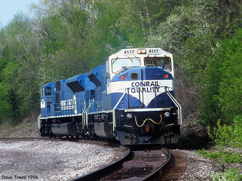 Conrail #4117 & 4116 head south