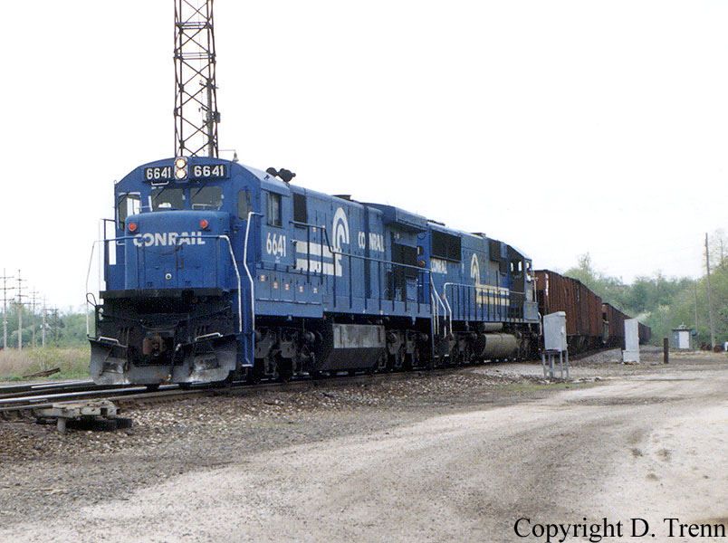 Conrail #6641 heads south