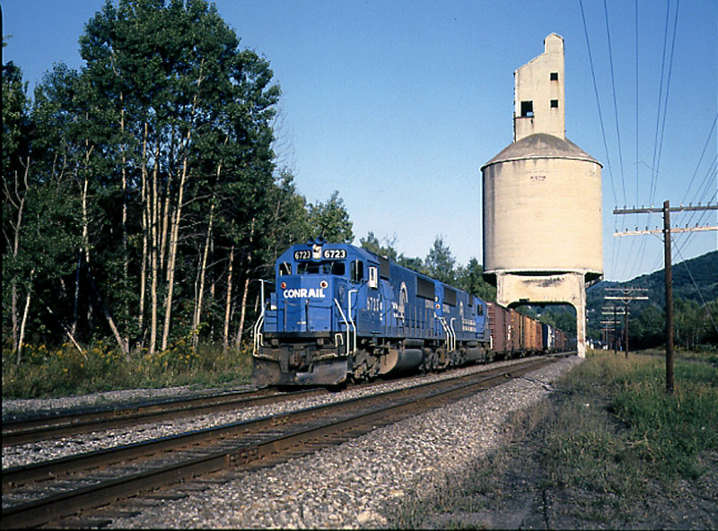 Conrail OIBU under coaling tower
