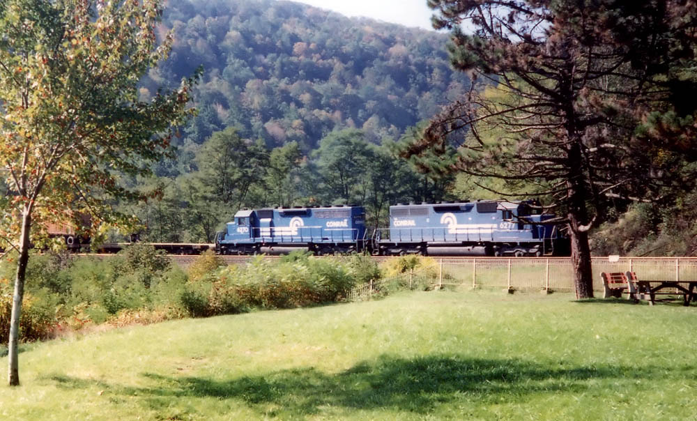 Conrail on Horse Shoe Curve
