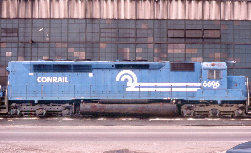 Conrail SDP45 on Green Street