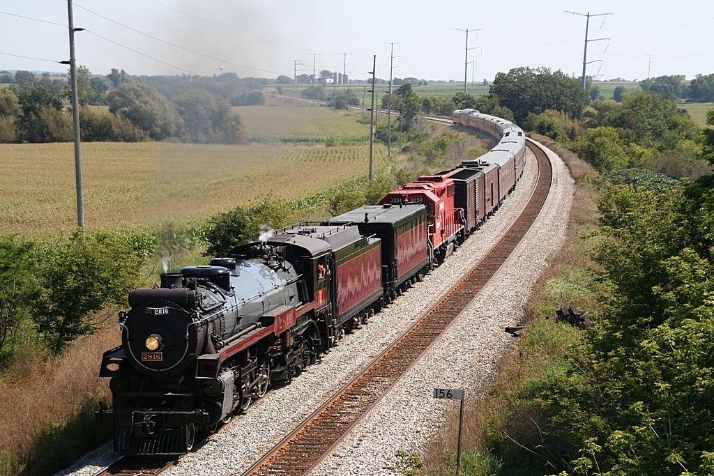 CP #2816 pulls excursions in Wisconsin and Illinois