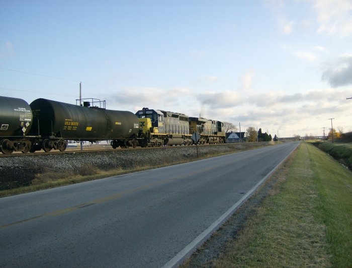 CSX s/b at south end Stanley Yard