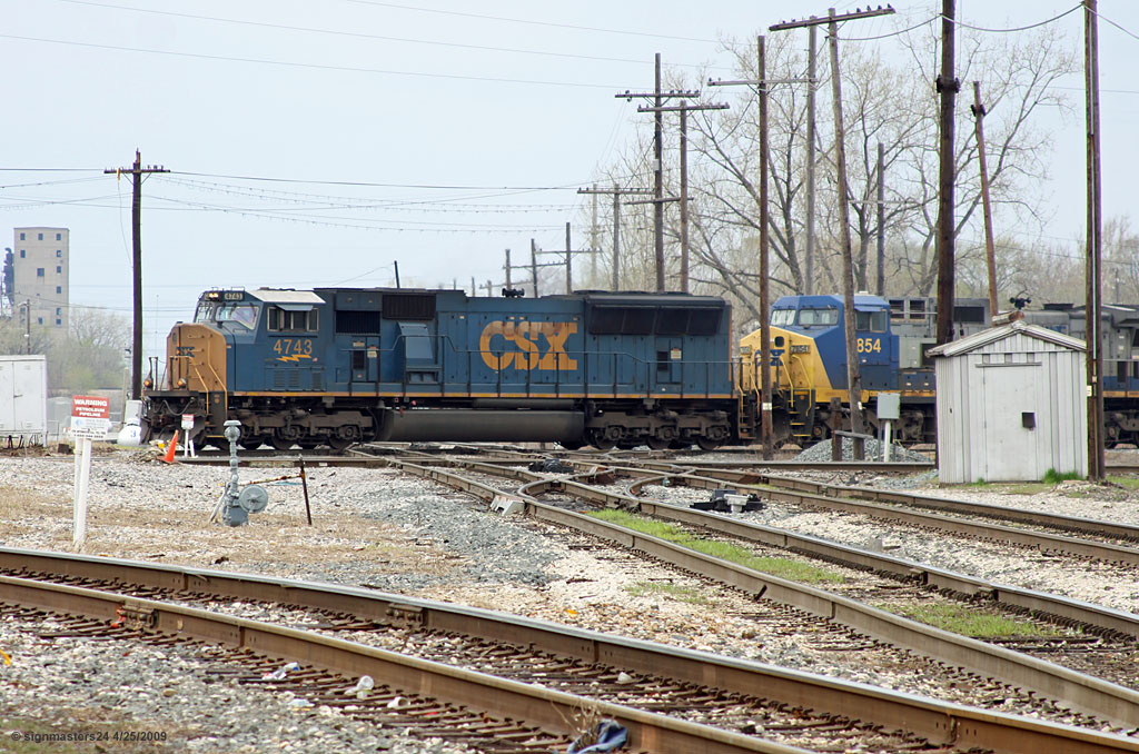 CSX SB coal train SD70AC #4743 on CSX, taking connection to UP
