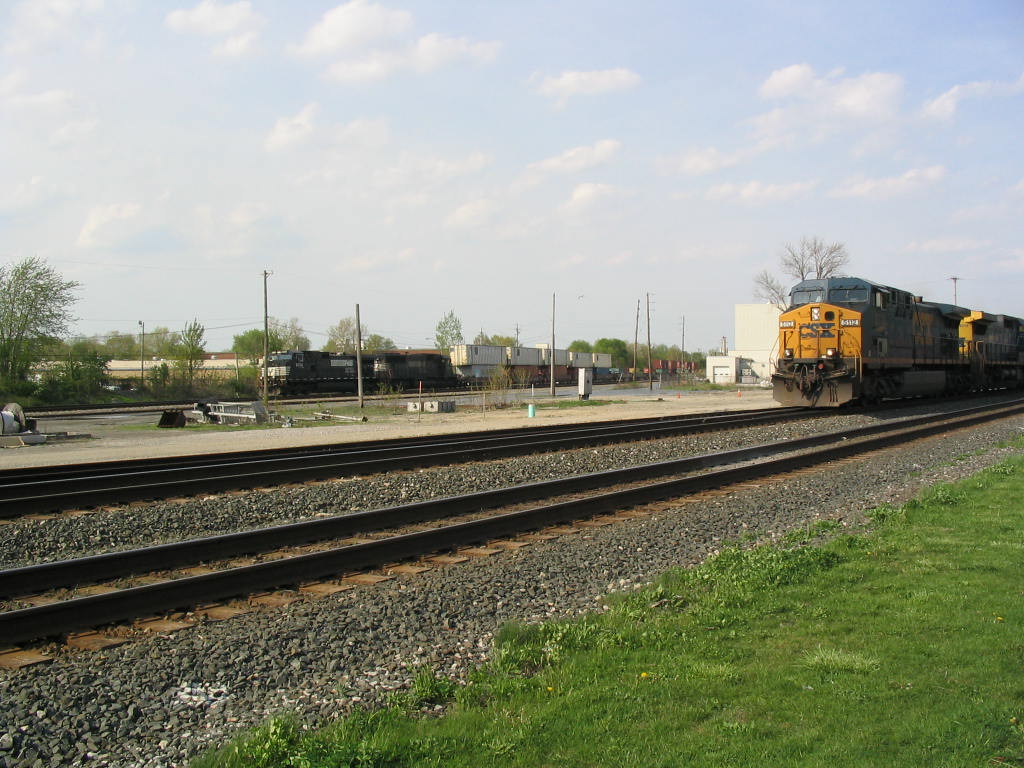 CSX wins by a nose