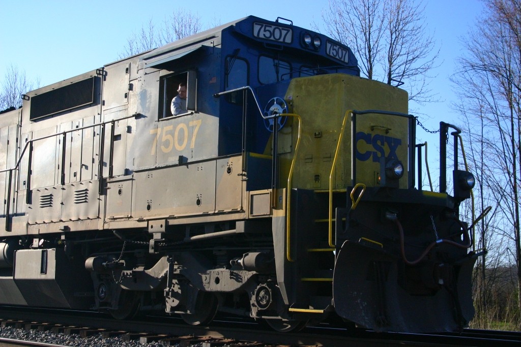 CSXT 7507, glint shot.