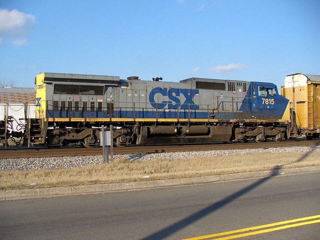 CSXT 7815 C40-8W