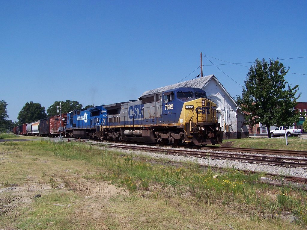 CSXT Q446 7695