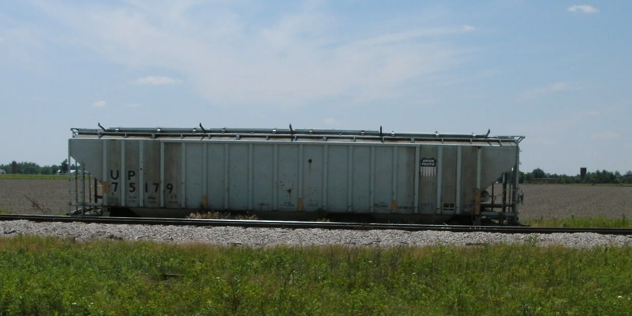 Derailed UP Car 75179